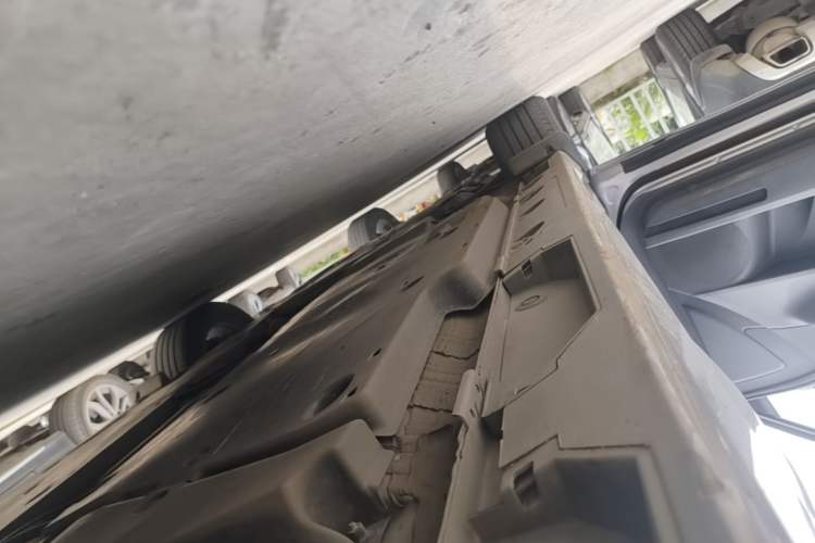 Used Toyota Avalon 2022 2.0L Luxury Edition Left Side Sill