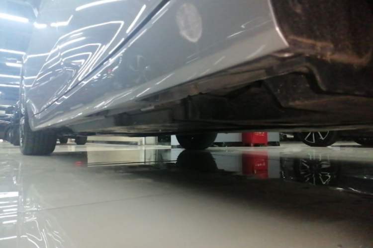Used Toyota Avalon 2022 2.0L Ambition Edition Left Side Sill