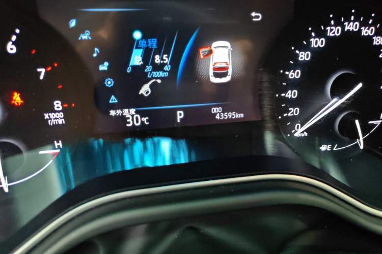 Used Toyota Avalon 2022 2.0L Luxury Edition Odometer Close Up