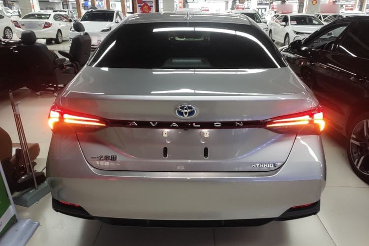 Used Toyota Avalon 2022 Dual-Engine 2.5L Luxury Edition Rear