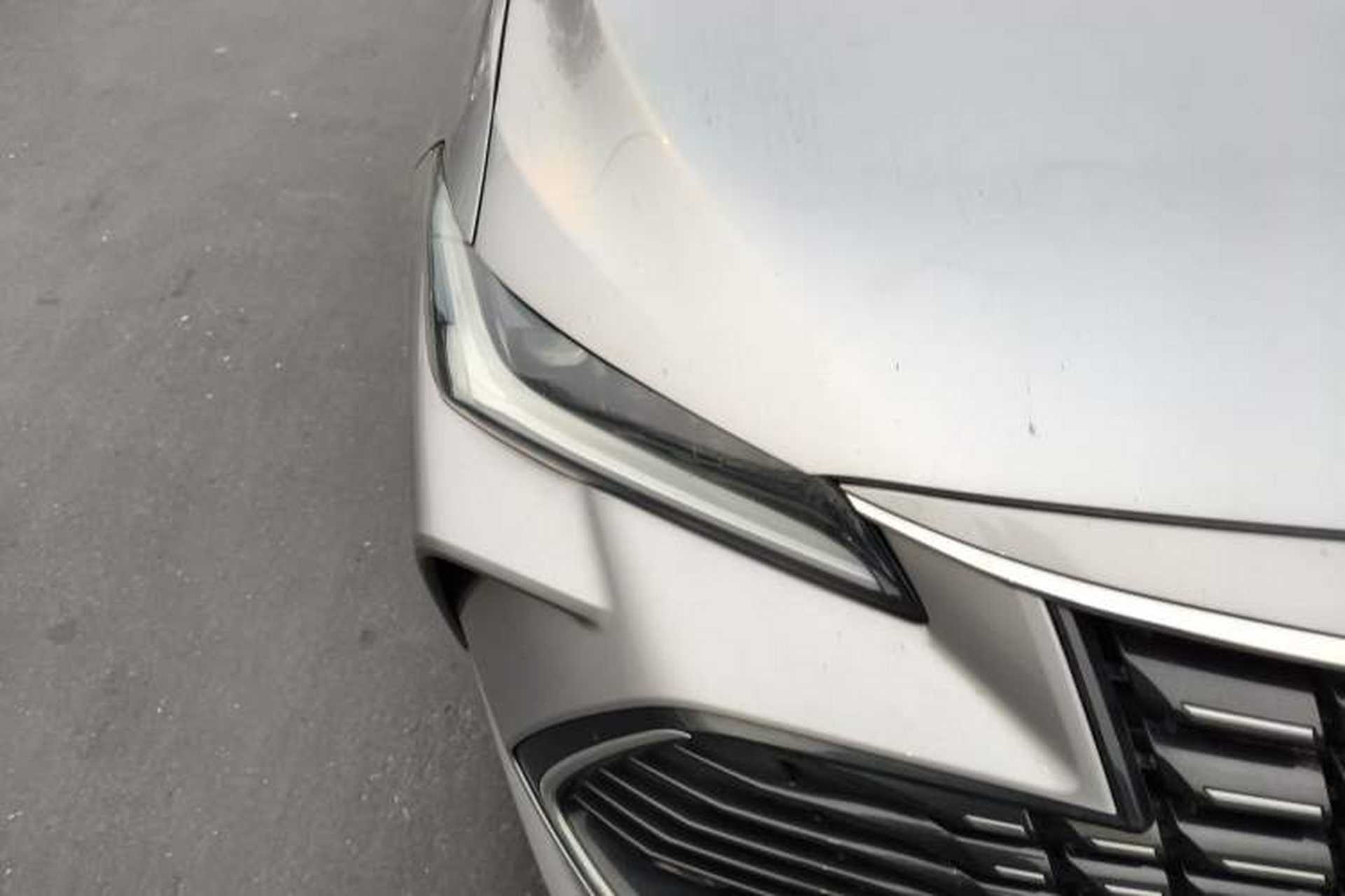 Used Toyota Avalon 2022 2.0L Luxury Edition Right Front Headlight