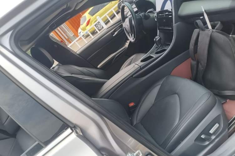 Used Toyota Avalon 2022 2.0L Luxury Edition Right Front Seat