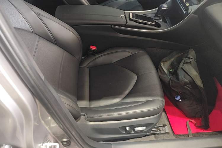 Used Toyota Avalon 2022 2.0L Luxury Edition Right Front Seat