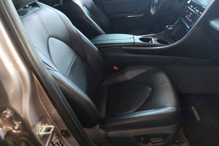 Used Toyota Avalon 2022 2.0L Luxury Edition Right Front Seat