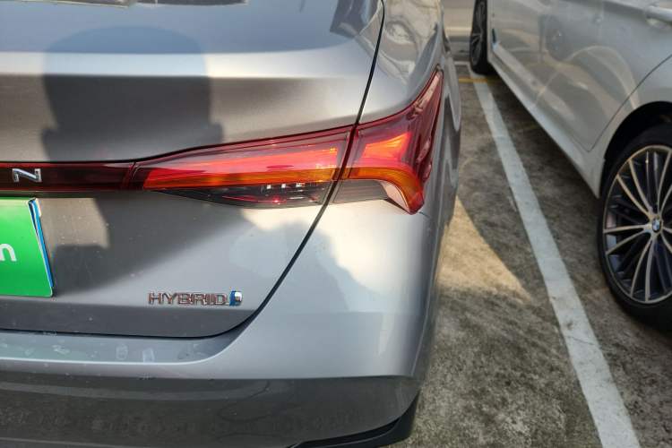Used Toyota Avalon 2022 Dual-Engine 2.5L Luxury Edition Right Rear Taillight