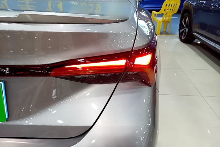 Used Toyota Avalon 2022 2.0L Luxury Edition Right Rear Taillight