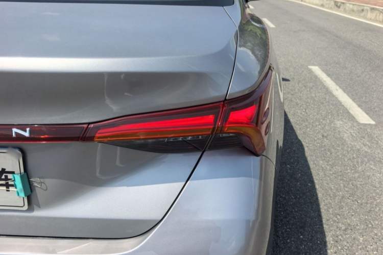 Used Toyota Avalon 2022 2.0L Luxury Edition Right Rear Taillight
