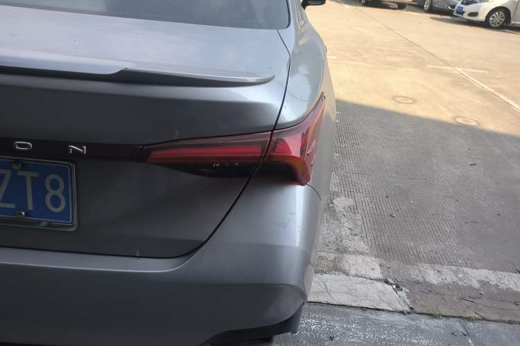 Used Toyota Avalon 2022 2.5L Luxury Edition Right Rear Taillight
