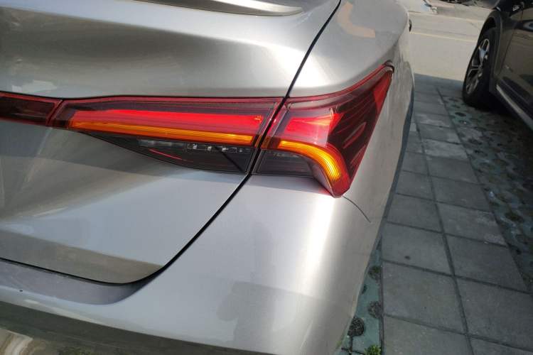Used Toyota Avalon 2022 2.5L Luxury Edition Right Rear Taillight