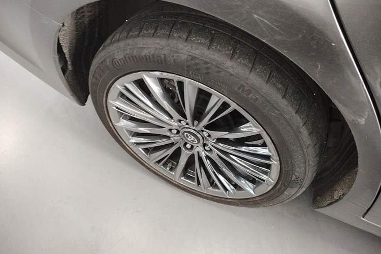 Used Toyota Avalon 2022 Dual-Engine 2.5L XLE Premium Edition Right Rear Wheel Hub