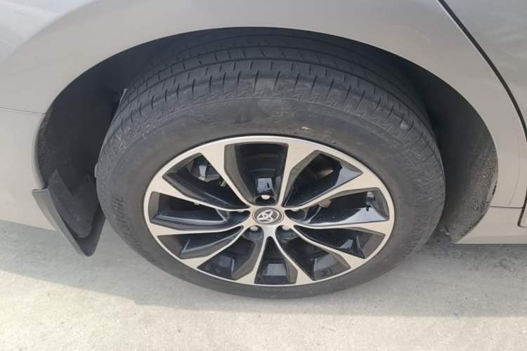 Used Toyota Avalon 2022 2.0L Luxury Edition Right Rear Wheel Hub