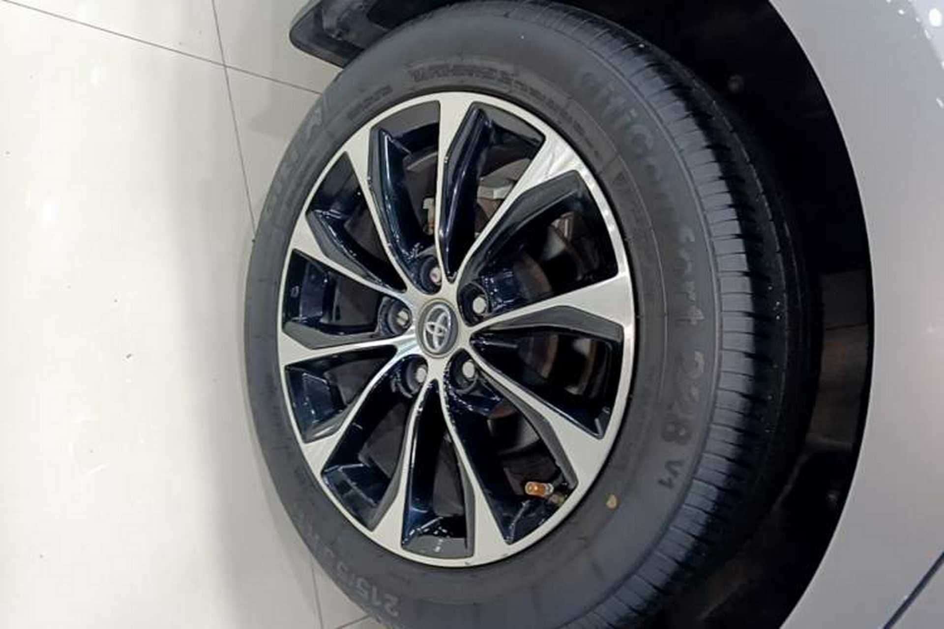 Used Toyota Avalon 2022 2.0L Luxury Edition Right Rear Wheel Hub