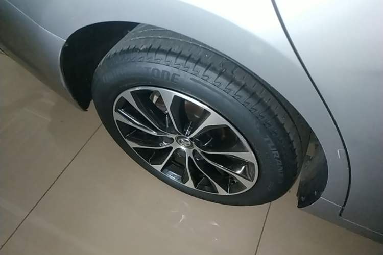 Used Toyota Avalon 2022 2.0L Luxury Edition Right Rear Wheel Hub