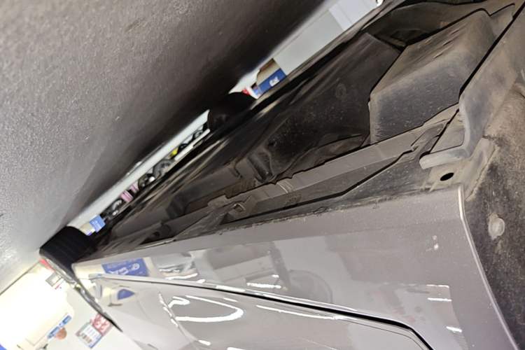 Used Toyota Avalon 2022 Dual-Engine 2.5L Luxury Edition Right Side Sill