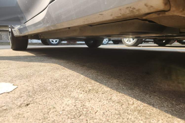 Used Toyota Avalon 2022 Dual-Engine 2.5L Luxury Edition Right Side Sill