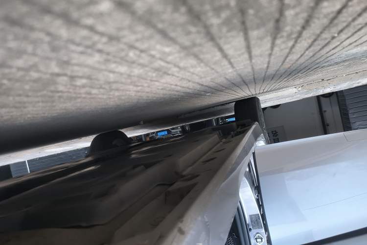 Used Toyota Avalon 2022 2.5L Luxury Edition Right Side Sill