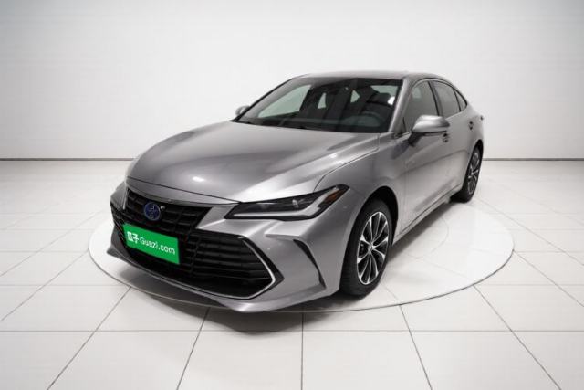 Ojetý Toyota Avalon 2022 Dual-Engine 2.5L Luxury Edition