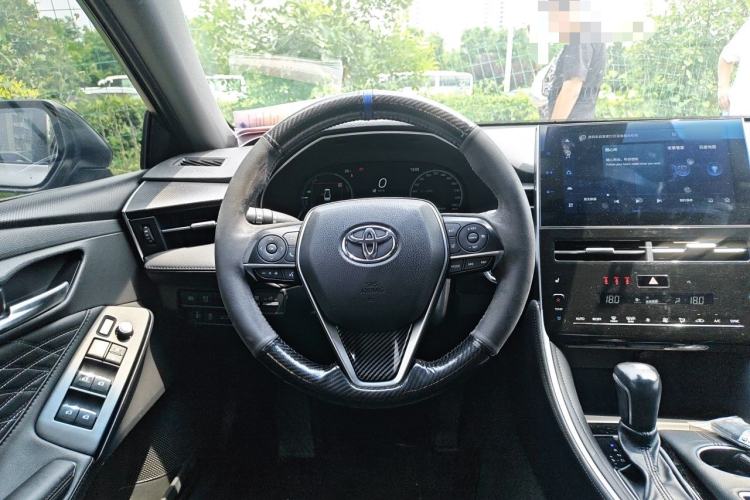 Used Toyota Avalon 2022 Dual-Engine 2.5L XLE Premium Edition Steering Wheel