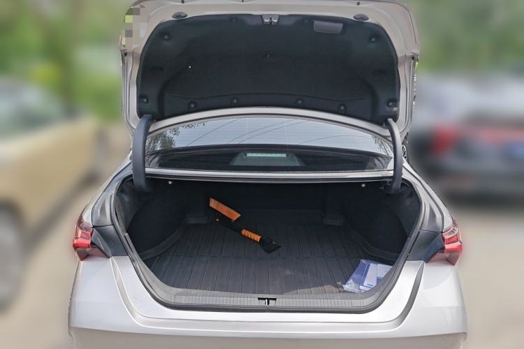 Used Toyota Avalon 2022 Dual-Engine 2.5L XLE Premium Edition Trunk