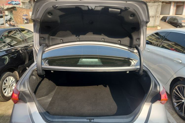 Used Toyota Avalon 2022 Dual-Engine 2.5L Luxury Edition Trunk