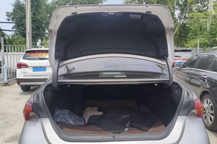 Used Toyota Avalon 2022 2.0L Luxury Edition Trunk