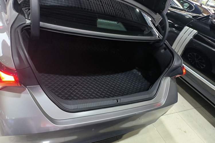 Used Toyota Avalon 2022 2.0L Ambition Edition Trunk