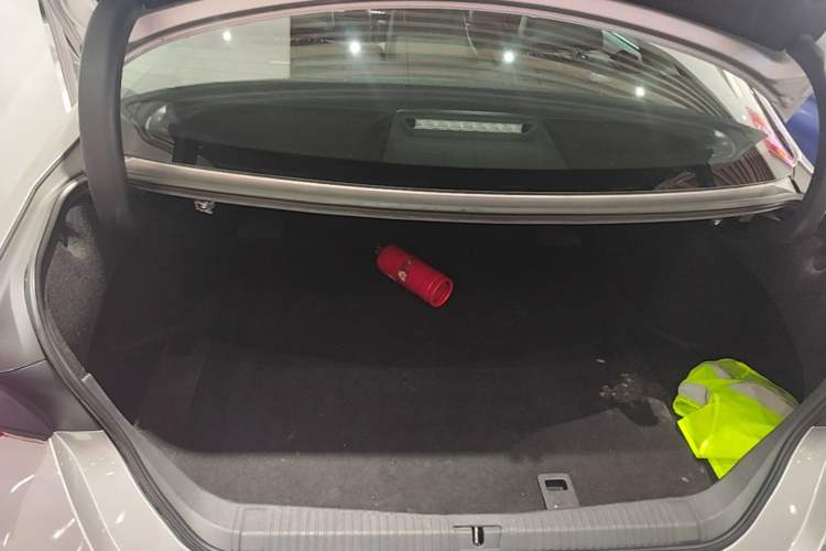 Used Toyota Avalon 2022 2.0L Luxury Edition Trunk