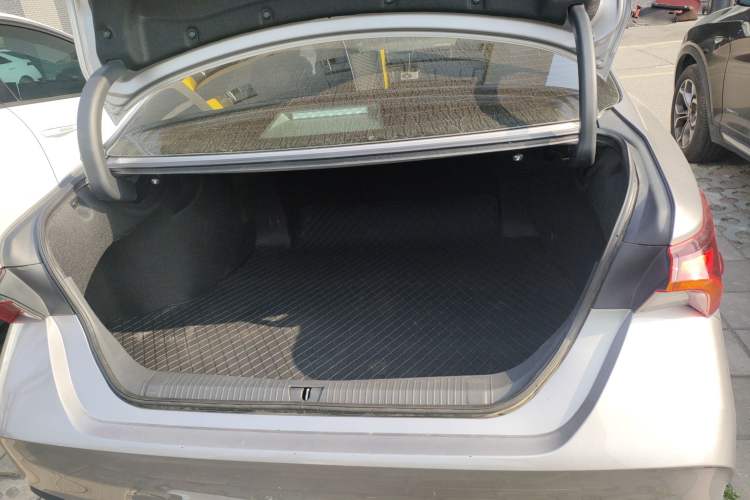Used Toyota Avalon 2022 2.5L Luxury Edition Trunk