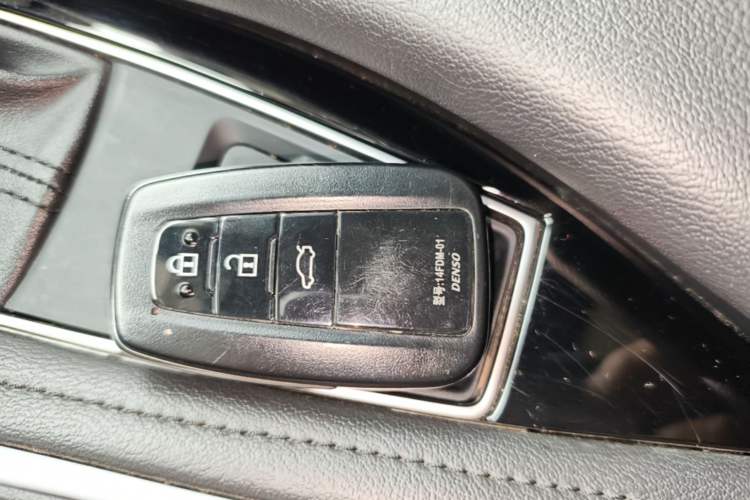 Used Toyota Avalon 2022 2.0L Luxury Edition Vehicle Key