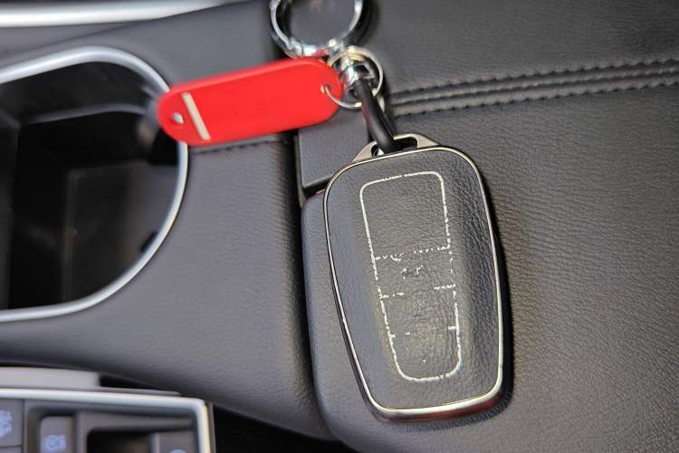 Used Toyota Avalon 2022 2.5L Touring Premium Edition Vehicle Key