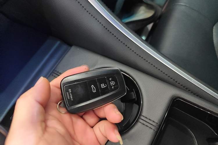 Used Toyota Avalon 2022 2.0L Luxury Edition Vehicle Key