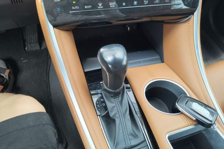 Used Toyota Avalon 2022 Dual-Engine 2.5L Limited Flagship Edition Gear Lever