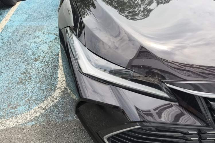 Used Toyota Avalon 2022 Dual-Engine 2.5L Limited Flagship Edition Right Front Headlight