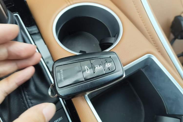 Used Toyota Avalon 2022 Dual-Engine 2.5L Limited Flagship Edition Vehicle Key