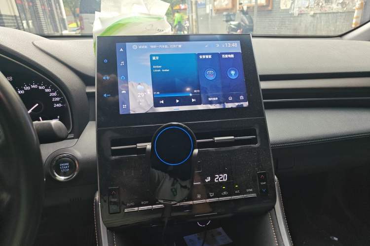 Used Toyota Avalon 2022 2.5L Luxury Edition Audio And AC Panel