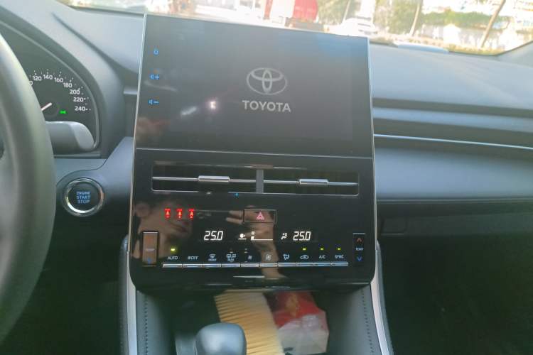 Used Toyota Avalon 2022 2.5L Luxury Edition Audio And AC Panel