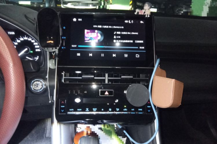 Used Toyota Avalon 2022 2.0L Luxury Edition Audio And AC Panel