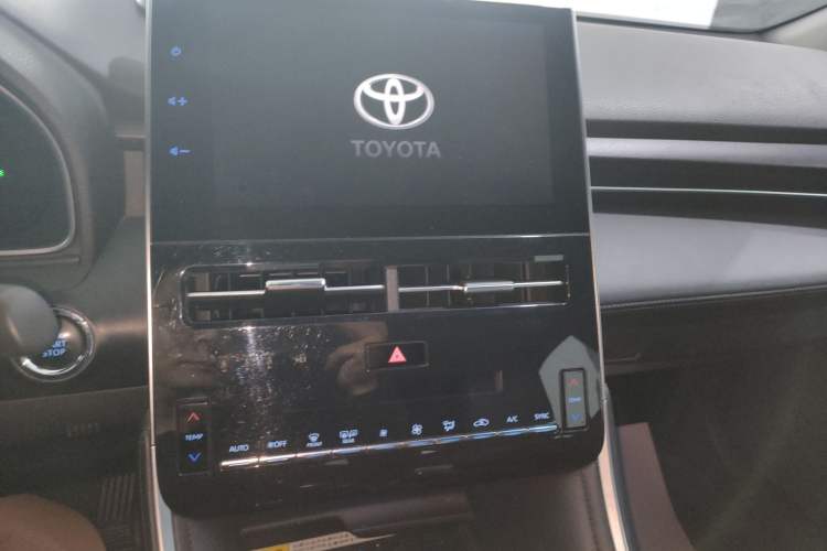 Used Toyota Avalon 2022 2.0L Luxury Edition Audio And AC Panel