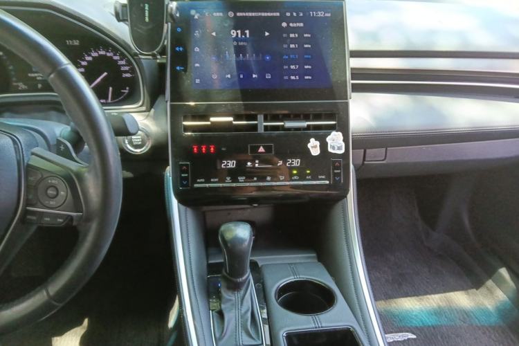 Used Toyota Avalon 2022 2.5L Luxury Edition Audio And AC Panel
