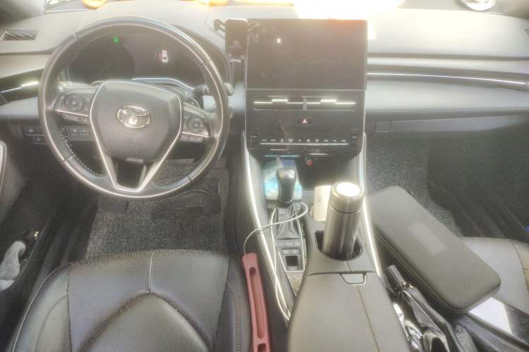 Used Toyota Avalon 2022 2.5L Luxury Edition Center Console