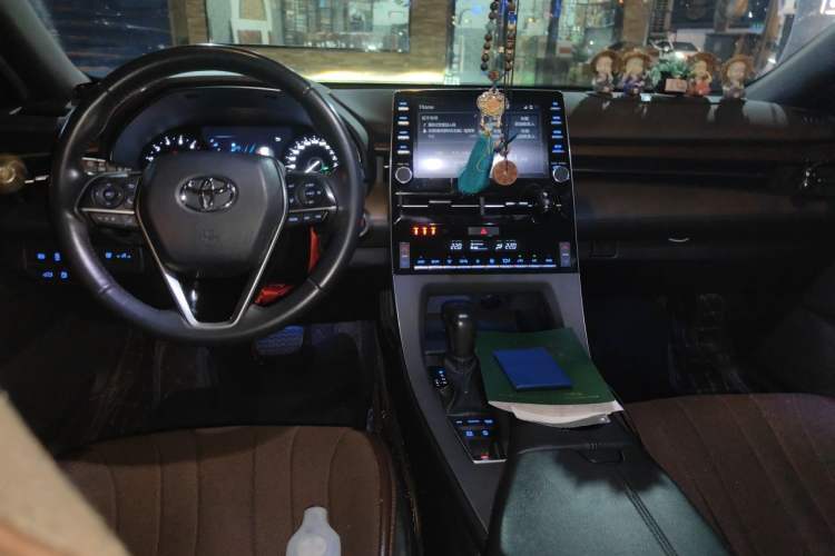 Used Toyota Avalon 2022 2.5L Luxury Edition Center Console