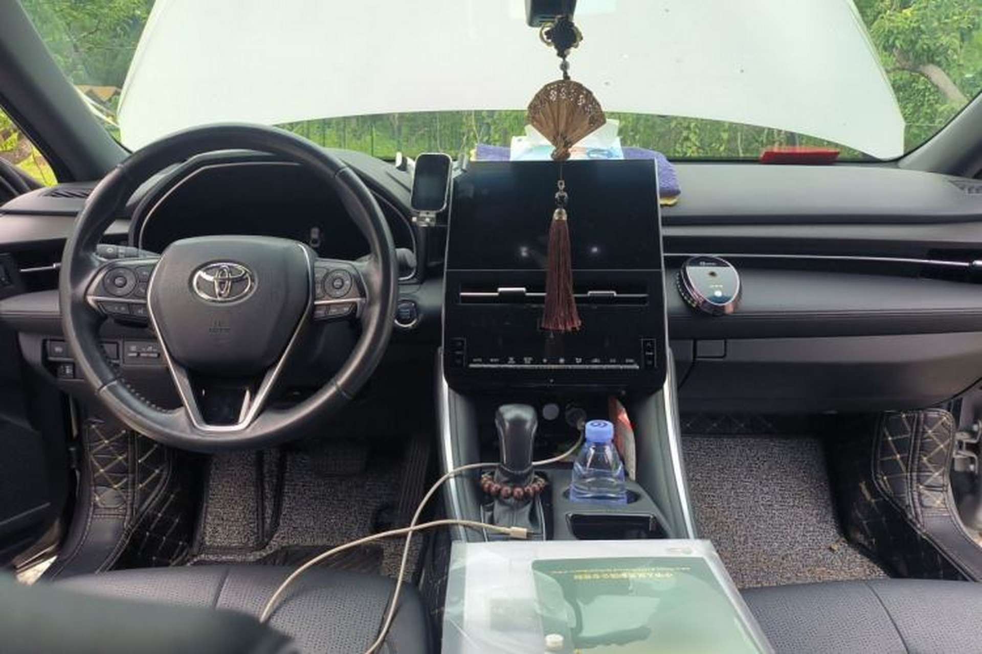 Used Toyota Avalon 2022 2.5L Luxury Edition Center Console