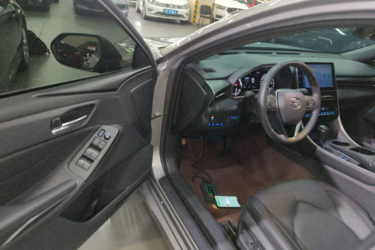 Used Toyota Avalon 2022 Dual-Engine 2.5L Luxury Edition Driver Seat
