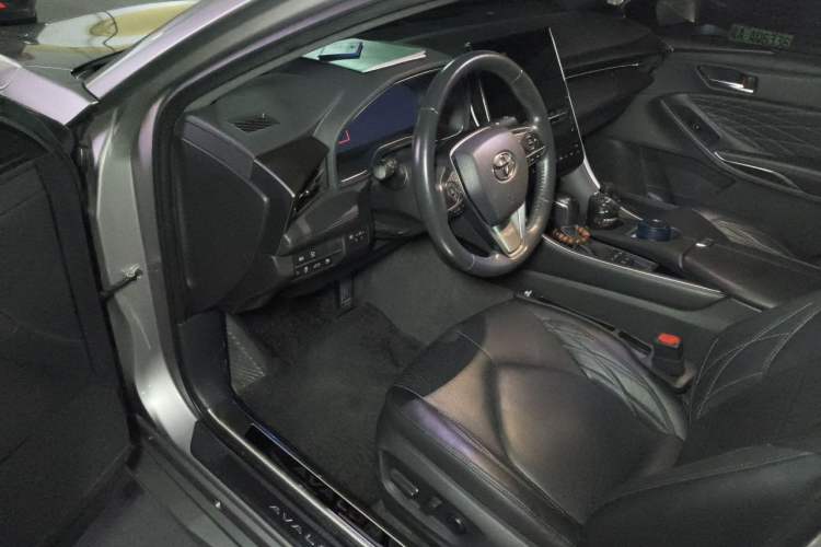 Used Toyota Avalon 2022 2.5L Touring Premium Edition Driver Seat