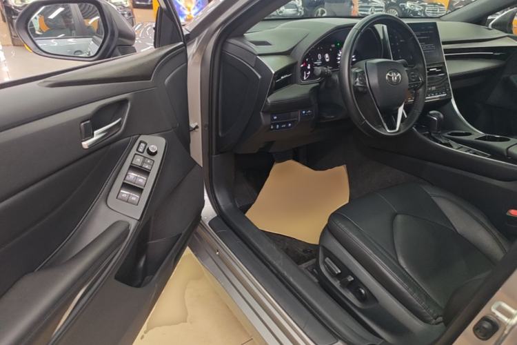 Used Toyota Avalon 2022 2.0L Luxury Edition Driver Seat