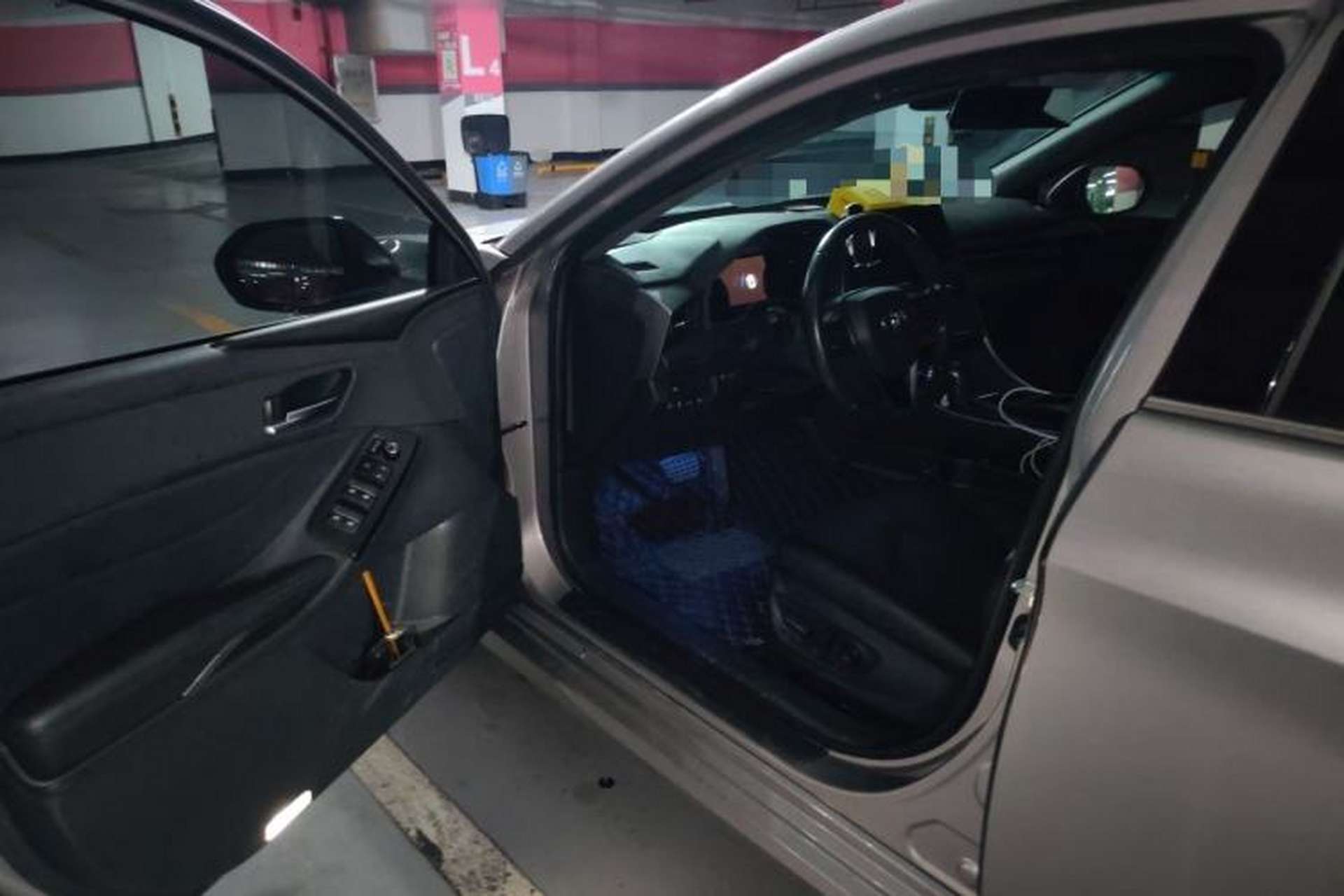 Used Toyota Avalon 2022 Dual-Engine 2.5L Luxury Edition Driver Seat