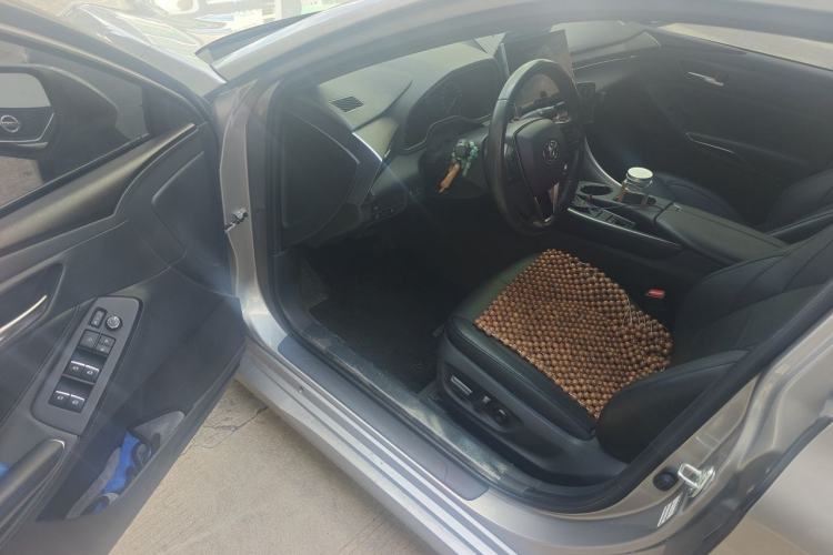 Used Toyota Avalon 2022 2.0L Luxury Edition Driver Seat