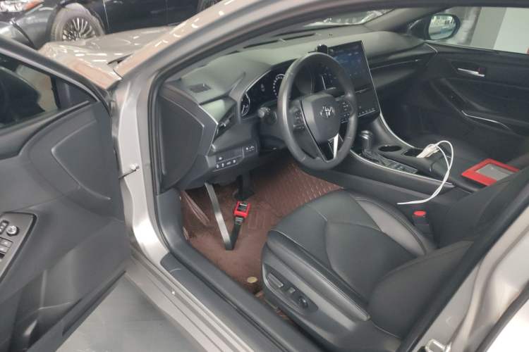 Used Toyota Avalon 2022 Dual-Engine 2.5L Luxury Edition Driver Seat