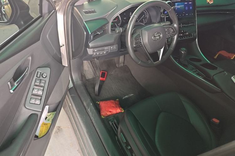 Used Toyota Avalon 2022 Dual-Engine 2.5L Luxury Edition Driver Seat