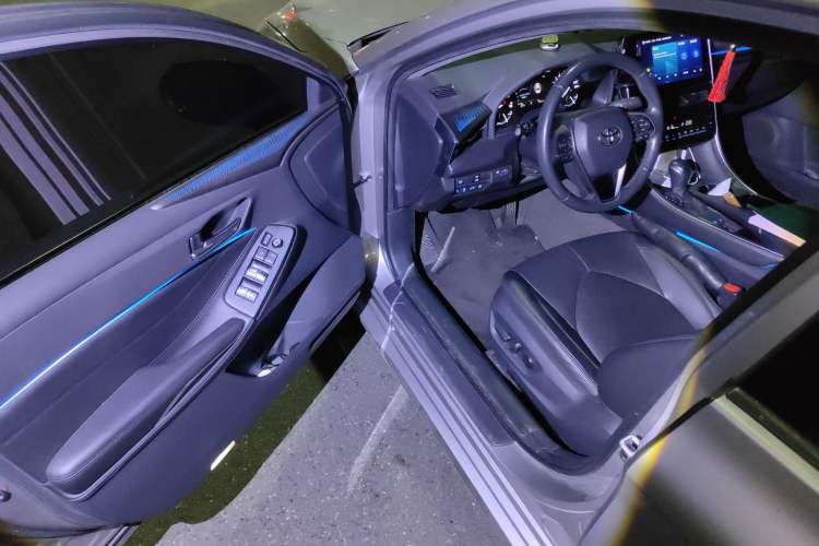 Used Toyota Avalon 2022 2.0L Luxury Edition Driver Seat